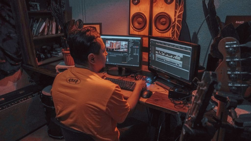 video editing karke paise kaise kamaye और best video editing software के बारे में बताया है साथ ही best video editing apps के बारे में भी बताया है