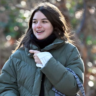 Suri Cruise ने कॉलेज से ब्रेक लेकर न्यूयॉर्क सिटी में अपनी माँ Katie Holmes के साथ बिताया समय